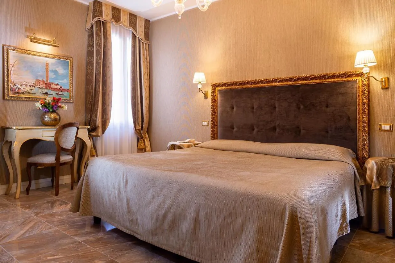 Hotel Santa Marina Velence 4*,  Olaszország