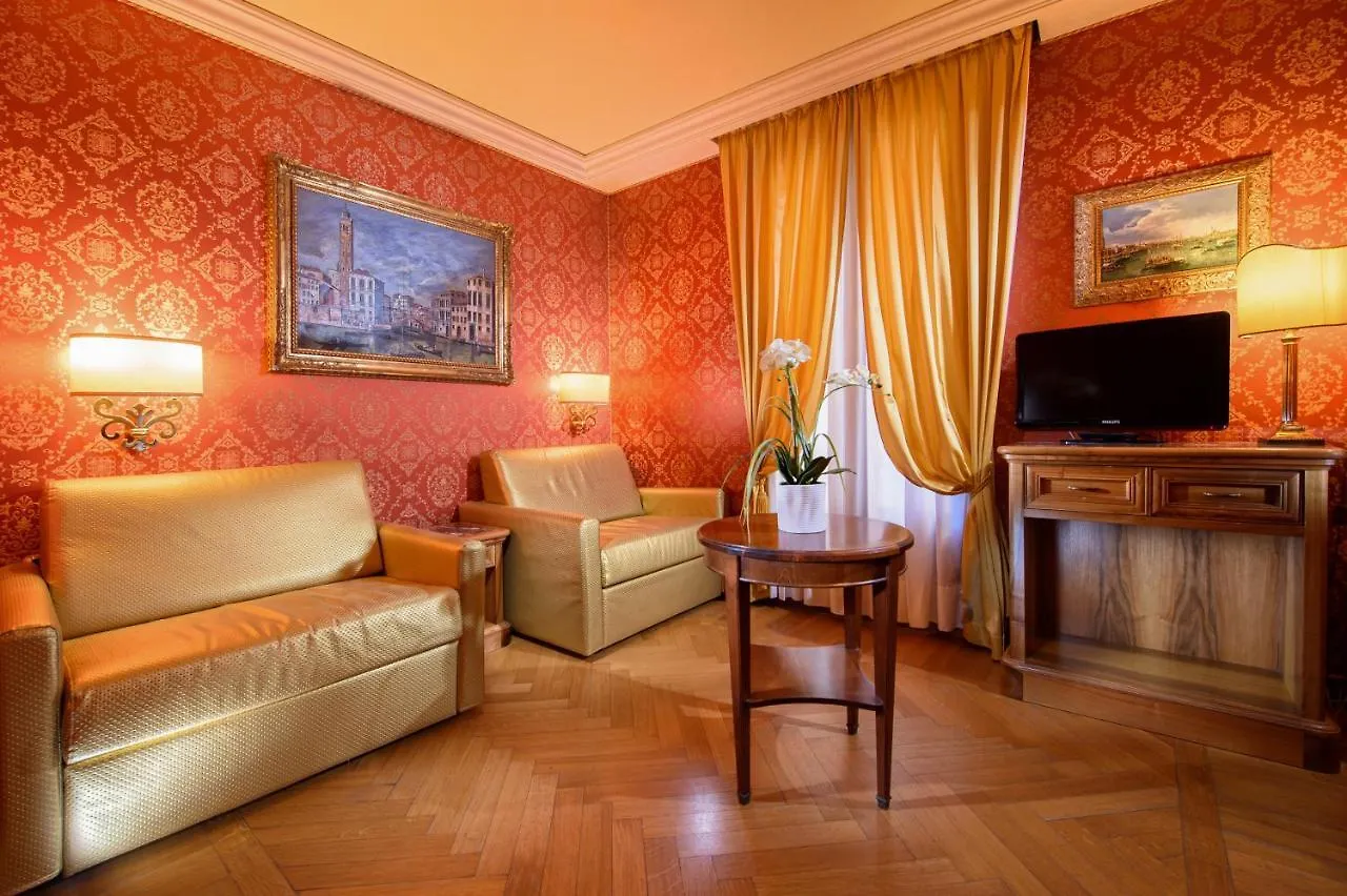 Hotel Santa Marina Venedik 4*,