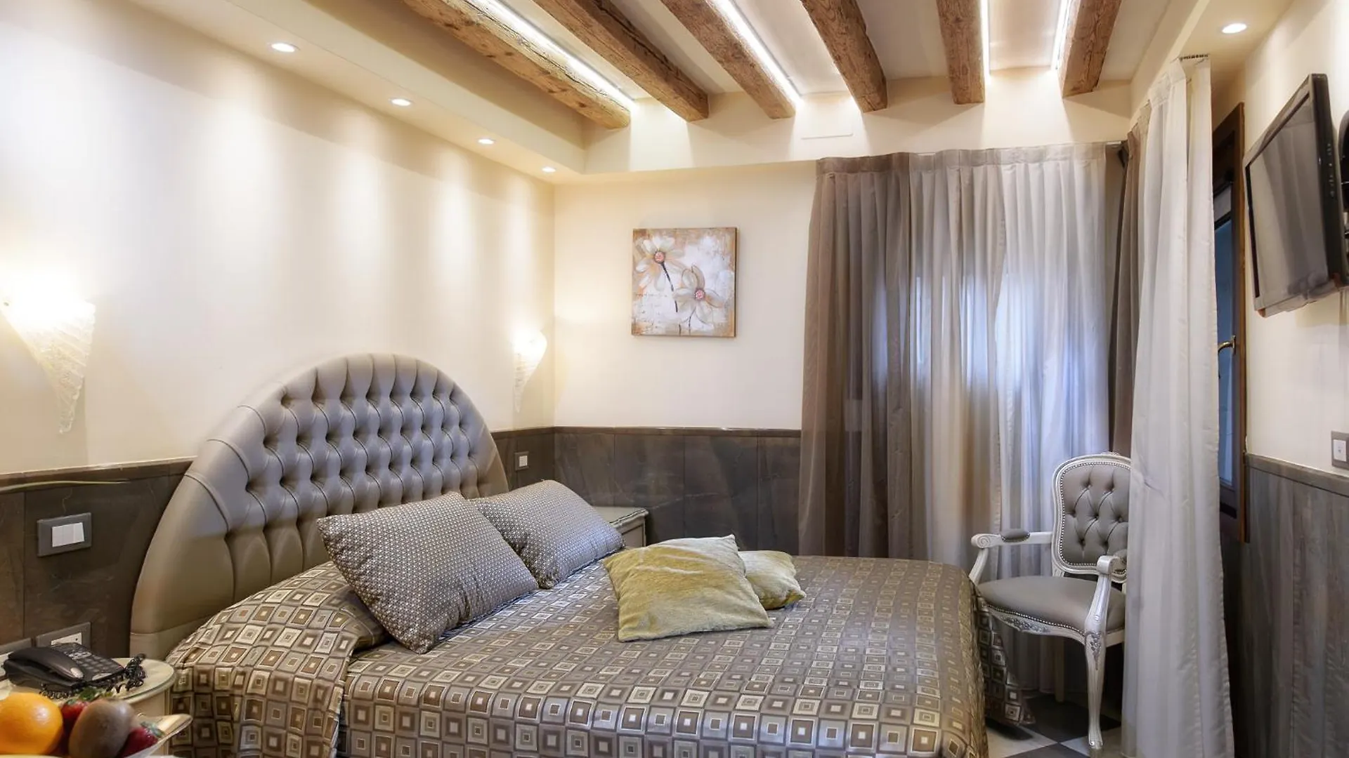 Hotel Santa Marina Venedik 4*,  İtalya